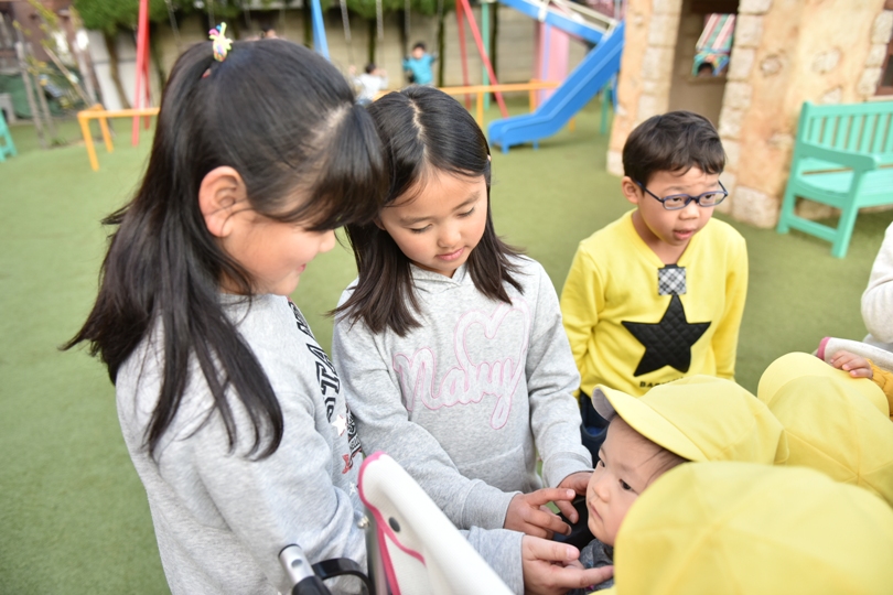 異年齢の子ども達の関わり１